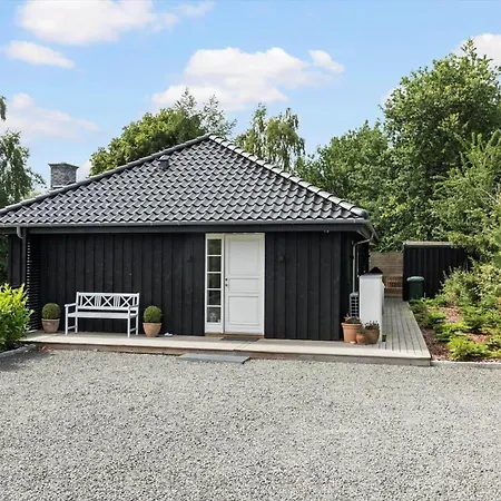 M377-vaeggerlose-maelkebottevej-22 Bøtø By